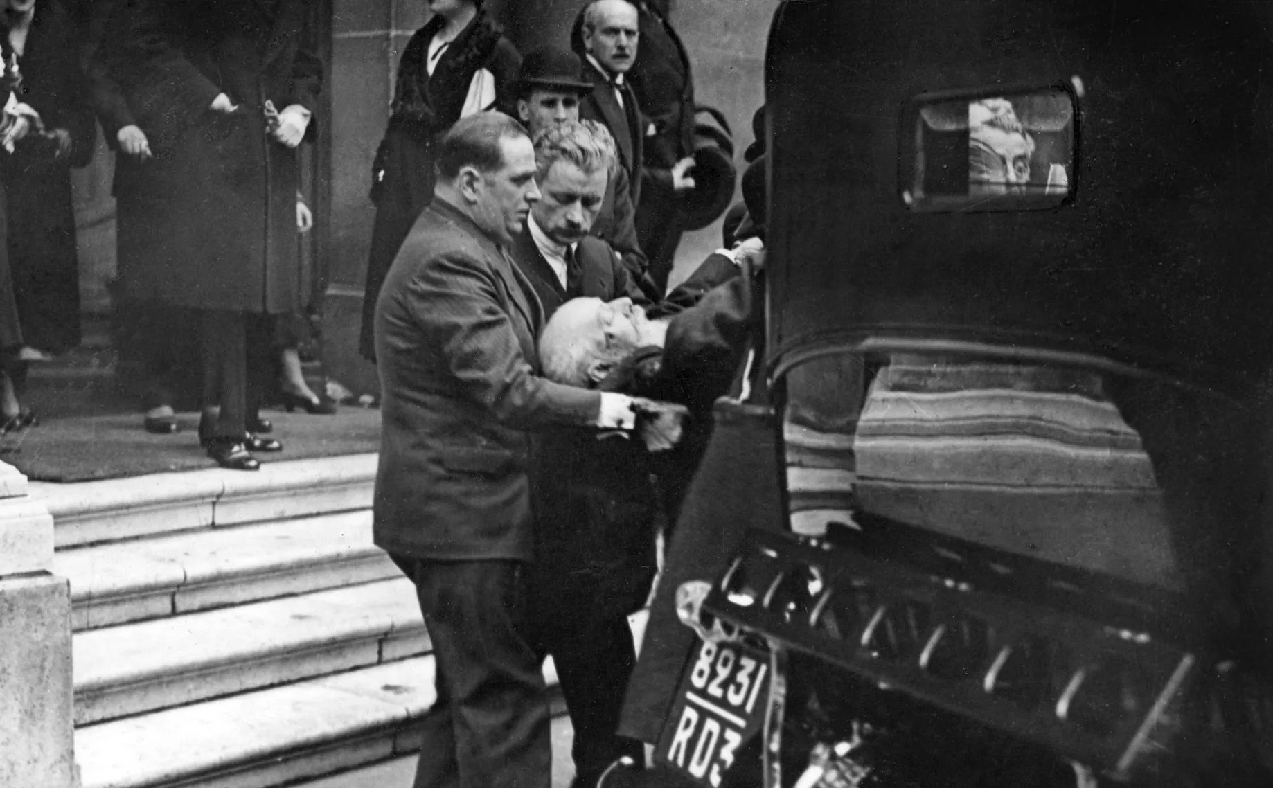 Doumer_Mort_Ambulance